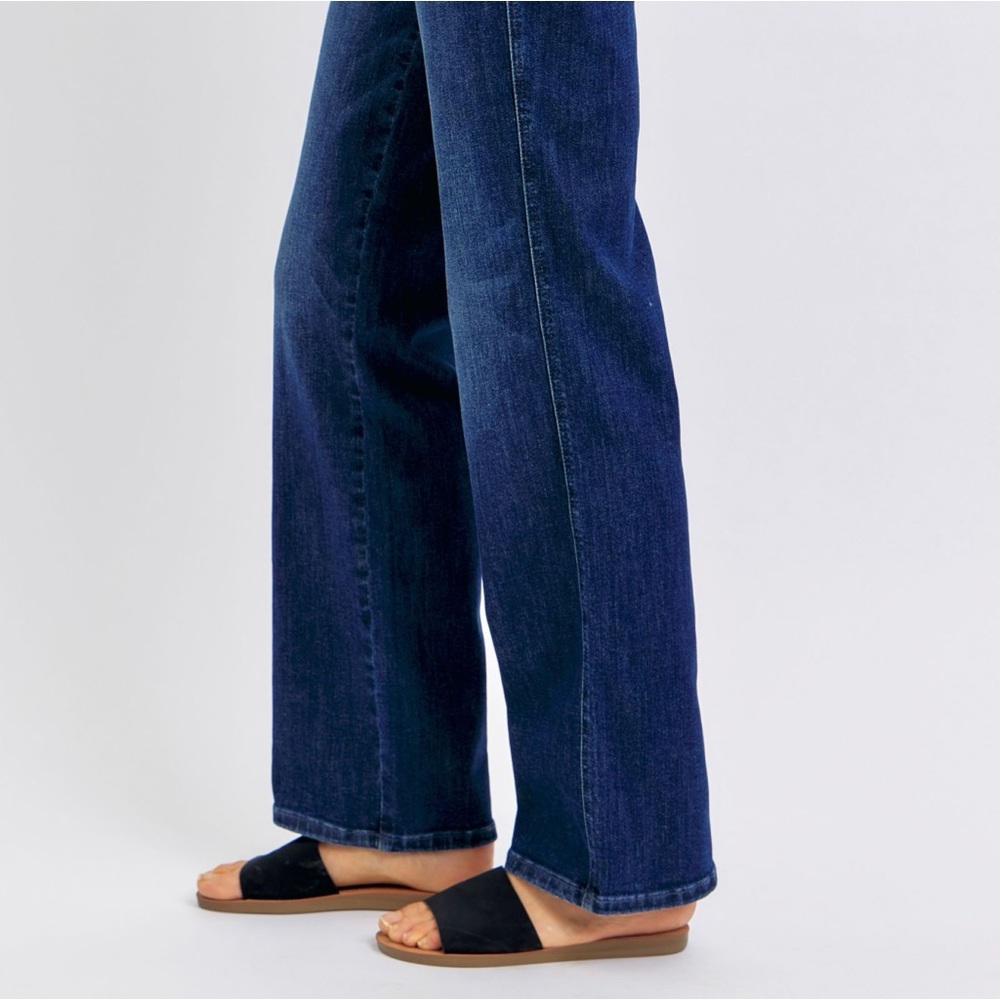 Judy Blue Full Size Tummy Control Straight Jeans Plus Size - Picture 4 of 9